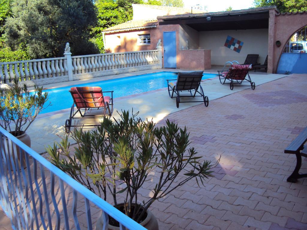La Douloire Hotell Pernes-les-Fontaines Eksteriør bilde
